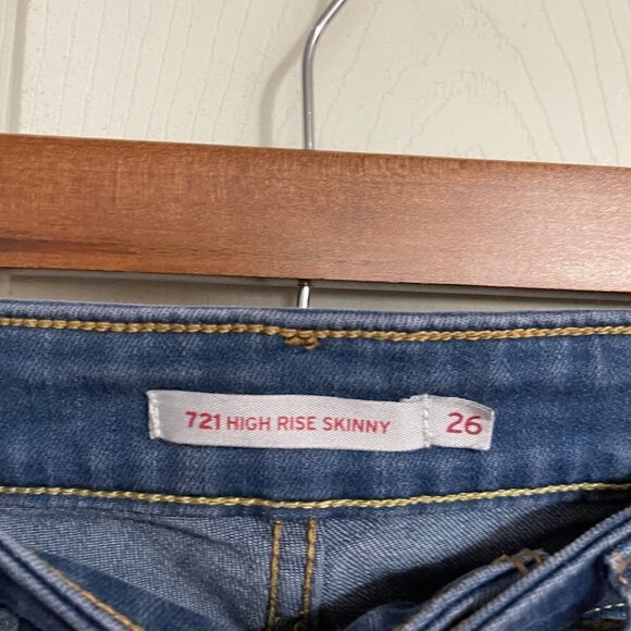 Levi's Women's Dark Wash Distressed Raw Hem 721 High Rise Skinny Jeans Size 26 - Picture 3 of 12